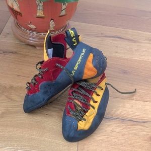 La Sportiva Testarossa Climbing Shoes Size 38.5 or Mens 6.5 or Womens 7.5